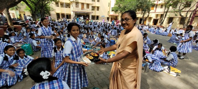Fruit Salad Day was conducted by Std. V